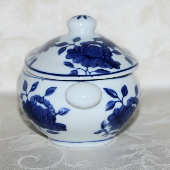 Vintage Blue & White Teapot with Sugar Bowl | Gryphonware - Picture 10 of 14